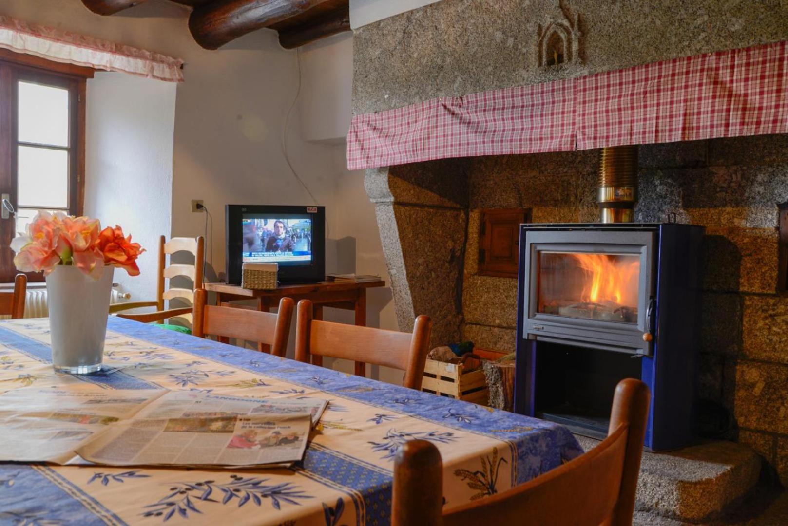 Gite Location 5/7 Pers A Grandviala La Chaze-de-Peyre Extérieur photo